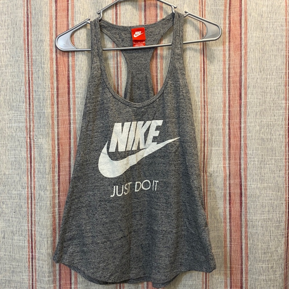 Medium Nike tank